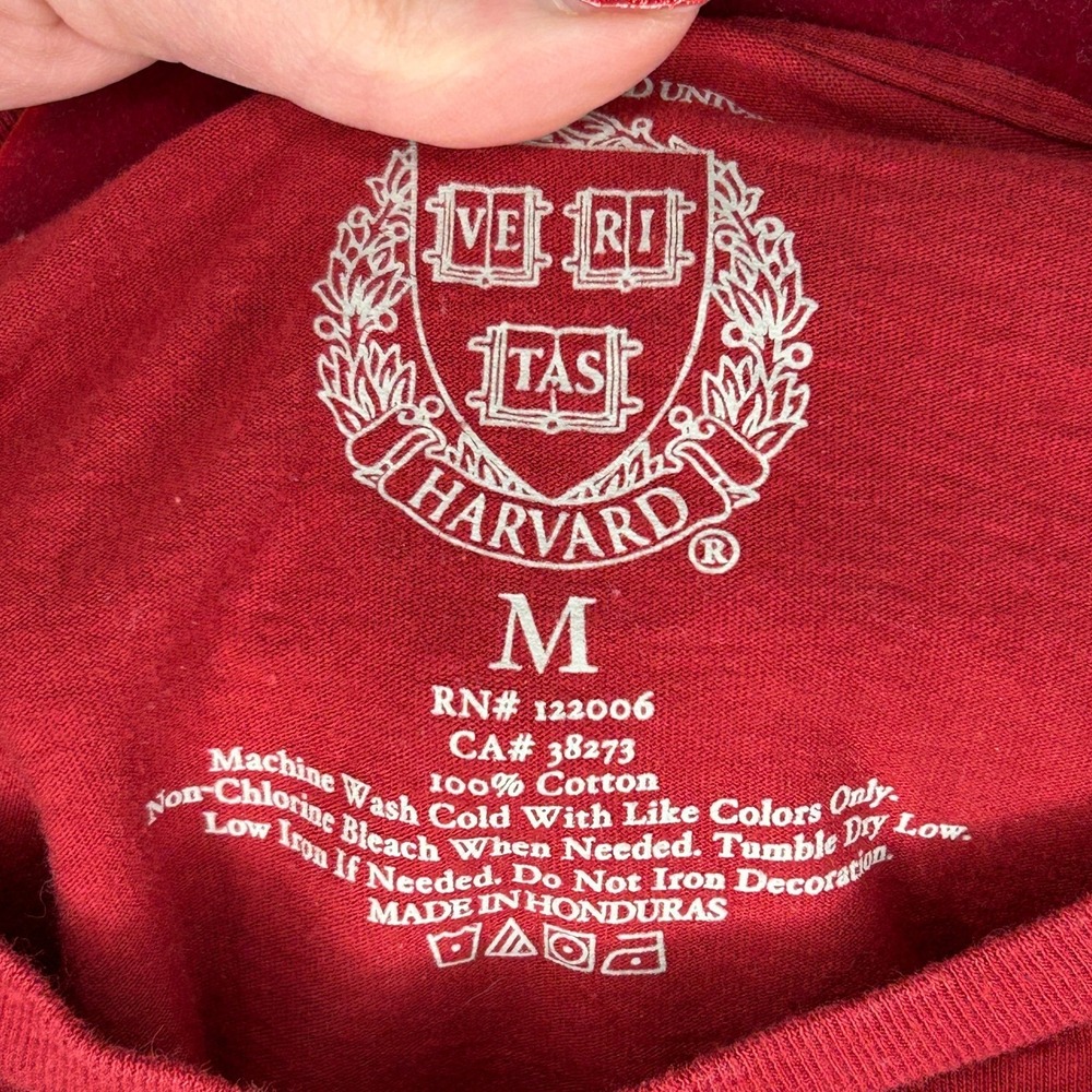 Harvard University T-Shirt M Red Distressed Graphic Cotton Collegiate Preppy - Picture 4 of 6